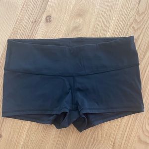 Lululemon Boogie Shorts, size 8, black